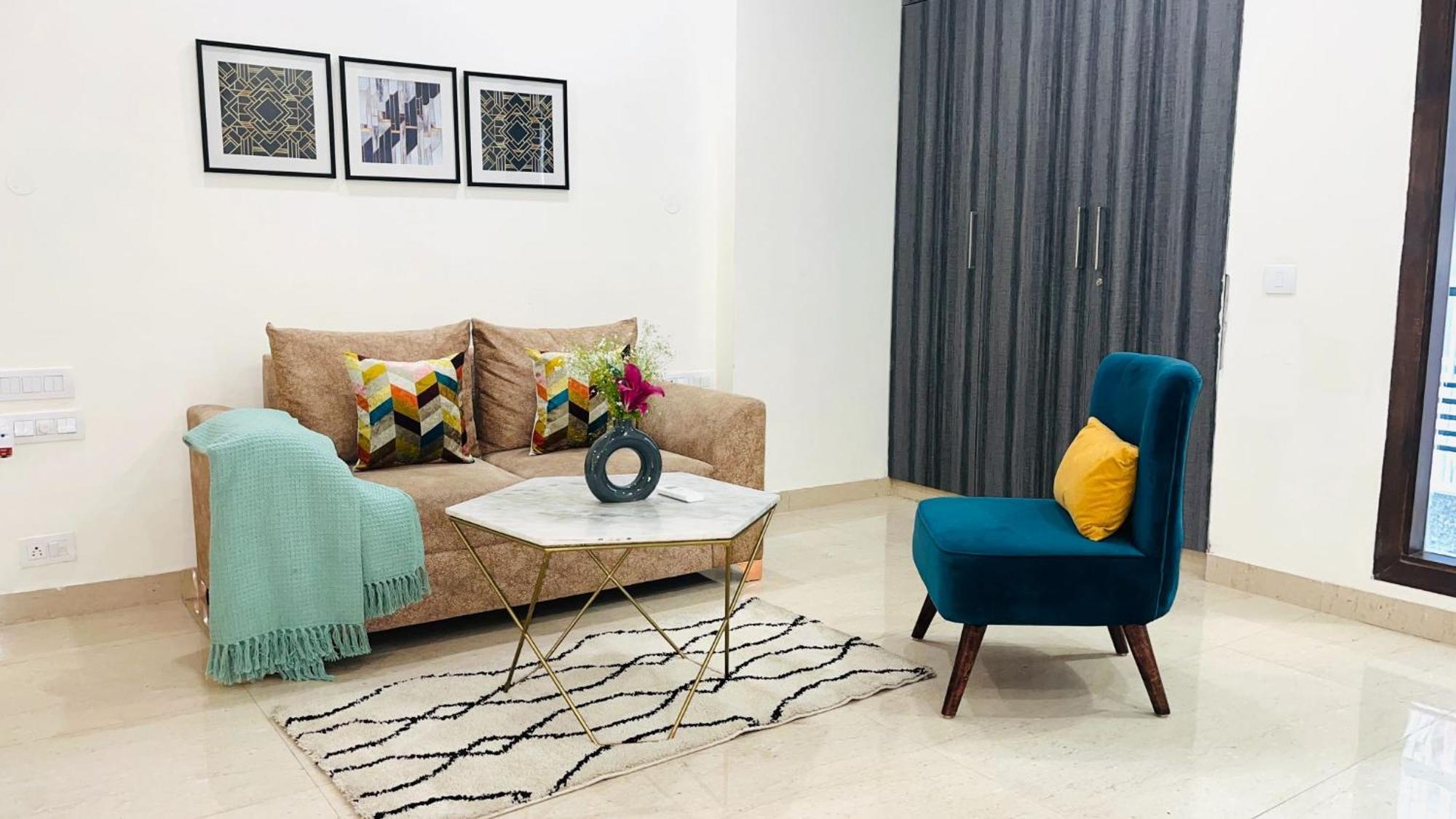 Bluo 1Bhk - Dlf Cybercity, Balcony, Lift, Parking Гургаон Екстериор снимка